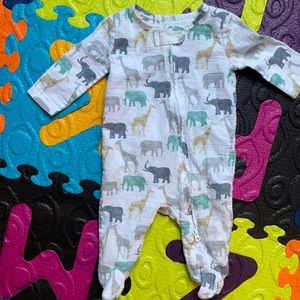 Adorable lightweight baby sleeper